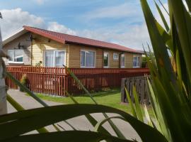 Lovely 2 bed Chalet in Bridlington free electric，位于布里德灵顿的酒店