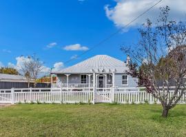Addisons Stanthorpe with hot tub，位于史丹霍普的酒店