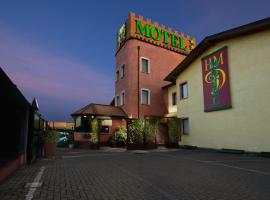 Hotel Motel Del Duca-Pavia，位于卡瓦马纳拉的酒店