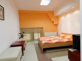 Hostel Paparazzo & Apartmans，位于Kikinda的青旅