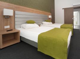 Kalinowe Pola Golf Village，位于尼苏利采的酒店