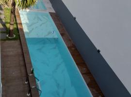 Casa encantadora com piscina prainha e SPA，位于若昂佩索阿的Spa酒店