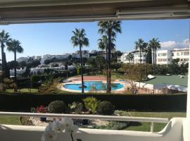 Apartment with amazing seeview in Miraflores Monte B，位于卡拉德米哈斯的酒店