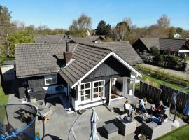 Heerlijke bungalow op 350 meter vanaf het strand!，位于奥德多普的酒店