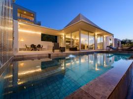 Mala Mara Design Villa Vis，位于维斯的带泳池的酒店