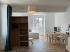Appart'hôtel La Suze sur Sarthe，位于萨尔特河畔拉叙兹的酒店