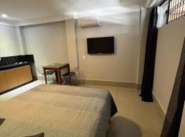 Estúdio Central 3，位于卡斯卡韦尔的酒店