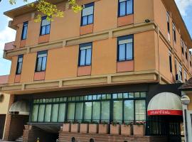 HOTEL PERLA，位于Massa Lombarda的酒店