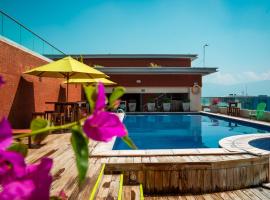 LATAM HOTEL Plaza Pradera Quetzaltenango，位于克萨尔特南戈的酒店
