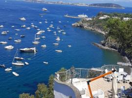 L'Incanto Suites Ischia，位于伊斯基亚的酒店