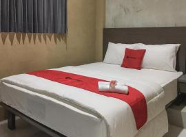 RedDoorz near Wisata Paribendo Lawang，位于拉旺的酒店