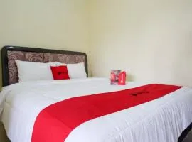 RedDoorz Syariah near Alun Alun Pacitan 2