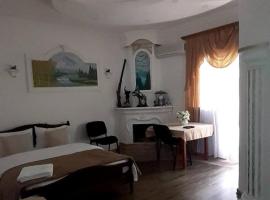 Parvani Hotel & Restaurant，位于Vaykʼ的酒店