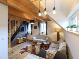 WOODHOME - Luxury Mountain Apartment Horní Malá Úpa，位于霍尔马拉帕的酒店