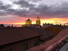 Ático en la plaza de Toro con garaje，位于托罗的公寓