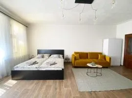 Kovarik Apartments I