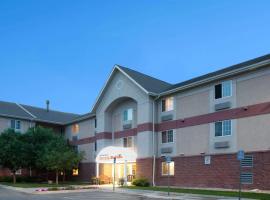 Sonesta Simply Suites Denver West Federal Center，位于莱克伍德的酒店