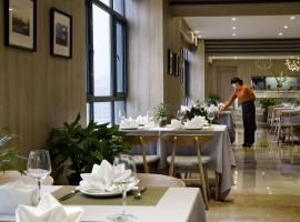 西安大雁塔亚朵酒店，位于西安Qujiang Exhibition Area的酒店