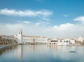 Copthorne Lakeview Hotel Dubai, Green Community