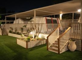 The Riders' Experience - Glamping and Attractions Park- Full Board，位于贝特奥伦的酒店