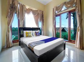 OYO Homes 91156 Eco Tourism Big Farmer Desa Kertawangi Syariah，位于伦邦的酒店