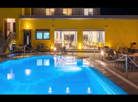 Thassian Riviera Hotel，位于普利瑙港湾的带泳池的酒店