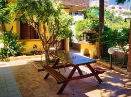 Fotula Studios，位于阿齐亚佩拉加的酒店