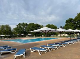 Village Vacances Chateau de Tréambert，位于Mesquer的酒店