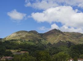 Casa La Cruz a 2km de Cangas de Onís，位于坎加斯-德奥尼斯的度假屋