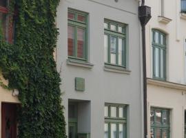 Altstadthaus TimpeTe，位于维斯马威斯马理工大学附近的酒店