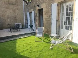 In the heart of Sarlat- Charming & Authentic 67 pers