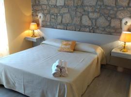 Lungomare Bed rooms，位于圣玛丽亚纳瓦雷的海滩酒店