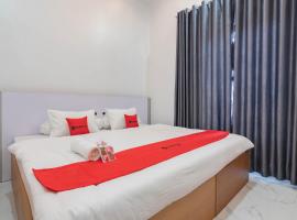 RedDoorz Syariah @ Tanggeung，位于Cilumut的酒店