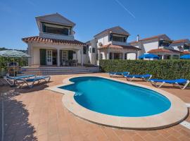 Villa LAS MARINAS - 4, con piscina privada y a 5 minutos de la playa，位于阿雷纳尔登卡斯特尔的别墅