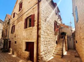 HVAR HEART HERITAGE STONE HOUSE 2 floors, up to 6 persons，位于斯塔里格勒的度假屋
