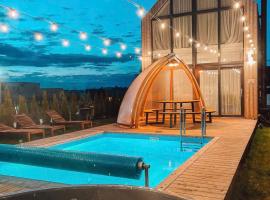 DREAM HOUSE PALANGA WITH PRIVATE SWIMMING POOL, Hot Tub and Sauna，位于帕兰加的酒店