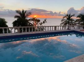 Oceanfront 3 bedrooms, 4beds, AC, WiFi, luxury villa