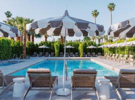 Azure Sky Hotel - Adults Only，位于棕榈泉Moorten Botanical Garden附近的酒店