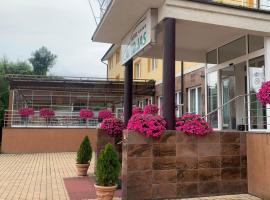  外套汽车酒店，位于尼特拉的酒店