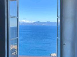 Appartement Vue mer en plein centre de Cargese，位于卡尔热斯的公寓