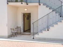 A11 - Varano, delizioso trilocale con giardino