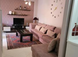 Charming Apartment Lushnje，位于Lushnjë的酒店