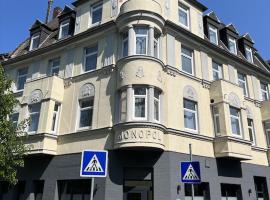 Hotel Monopol，位于希尔登的酒店