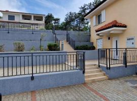 Apartments Riviera Šilo，位于希洛的酒店