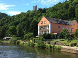 Pension & Seminarhaus "Haus am Fluss"，位于劳伦堡的旅馆