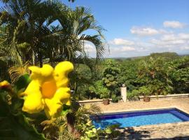 Unique 5 Architectural Homes, Pool & Wi-Fi，位于Lagunillas的酒店
