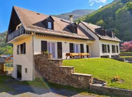 Grande villa avec jardin privatif - Bagnères de Luchon，位于Juzet-de-Luchon的酒店