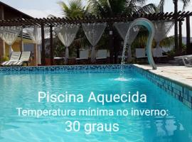 多因安迪斯宾馆，位于皮雷诺波利斯的酒店