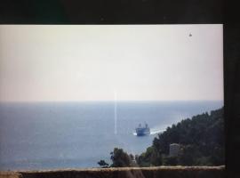 Casa Tufo，位于乌斯蒂卡的住宿