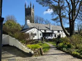 The Crown Inn，位于Lanlivery的酒店